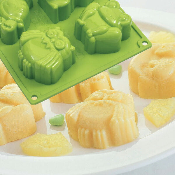 【50%OFFクーポン付き】パボーニ シリコン型 インザウッド・リトル シリコンモールド お菓子型 ケーキ型 焼き型 可愛い 洋菓子型 焼型 製菓道具 FR105-VR4S(クリスマス) バレンタイン ホワイトデー 手作り